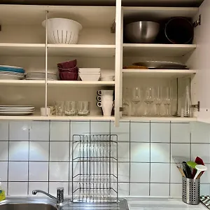 2 Bedroom Flat In Heart Of Eaux-vives Genebra